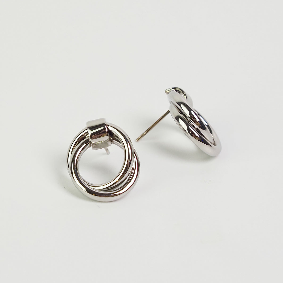 Brinco circo prateado - margê atelier