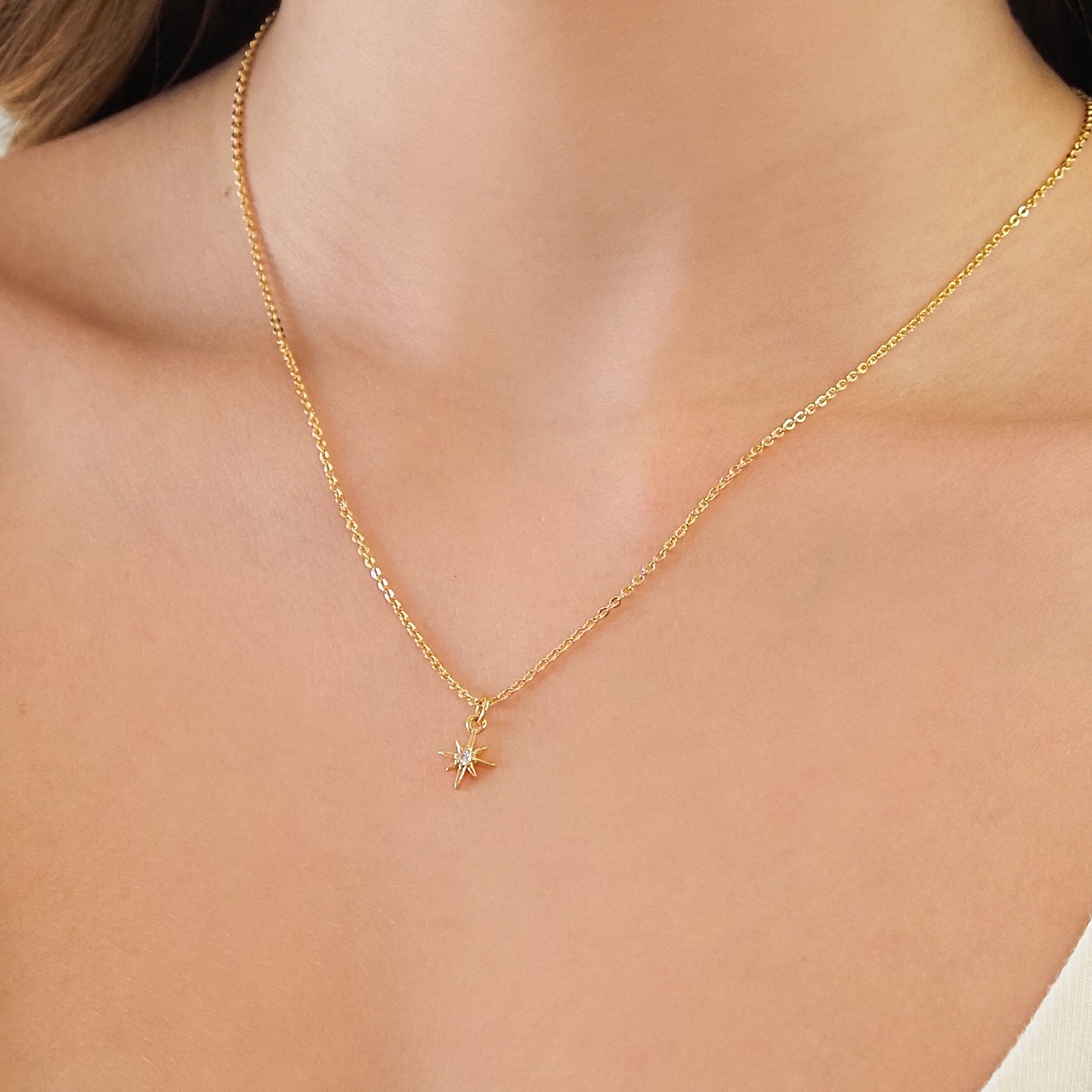 Colar estrela dourado
