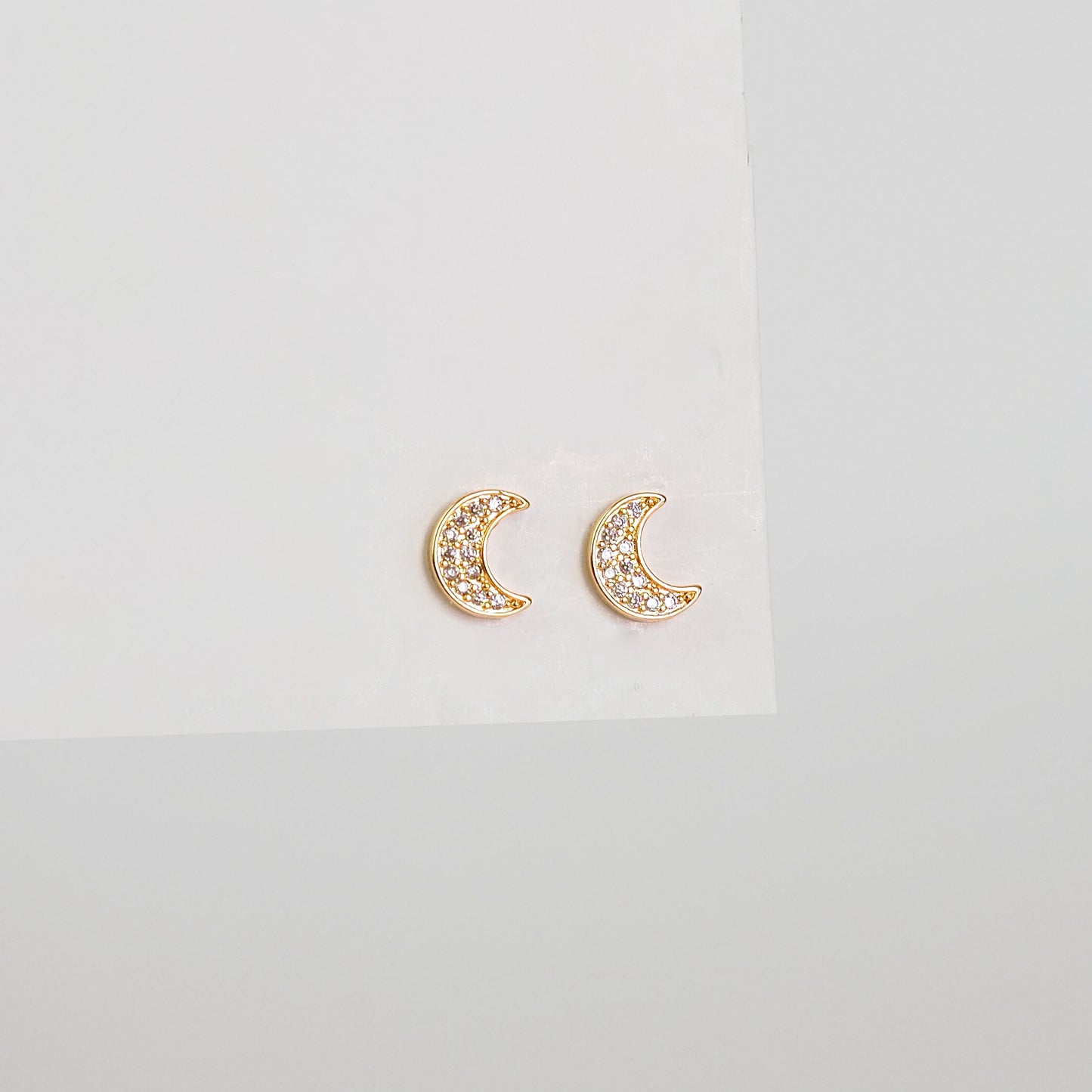 Brinco lua dourado