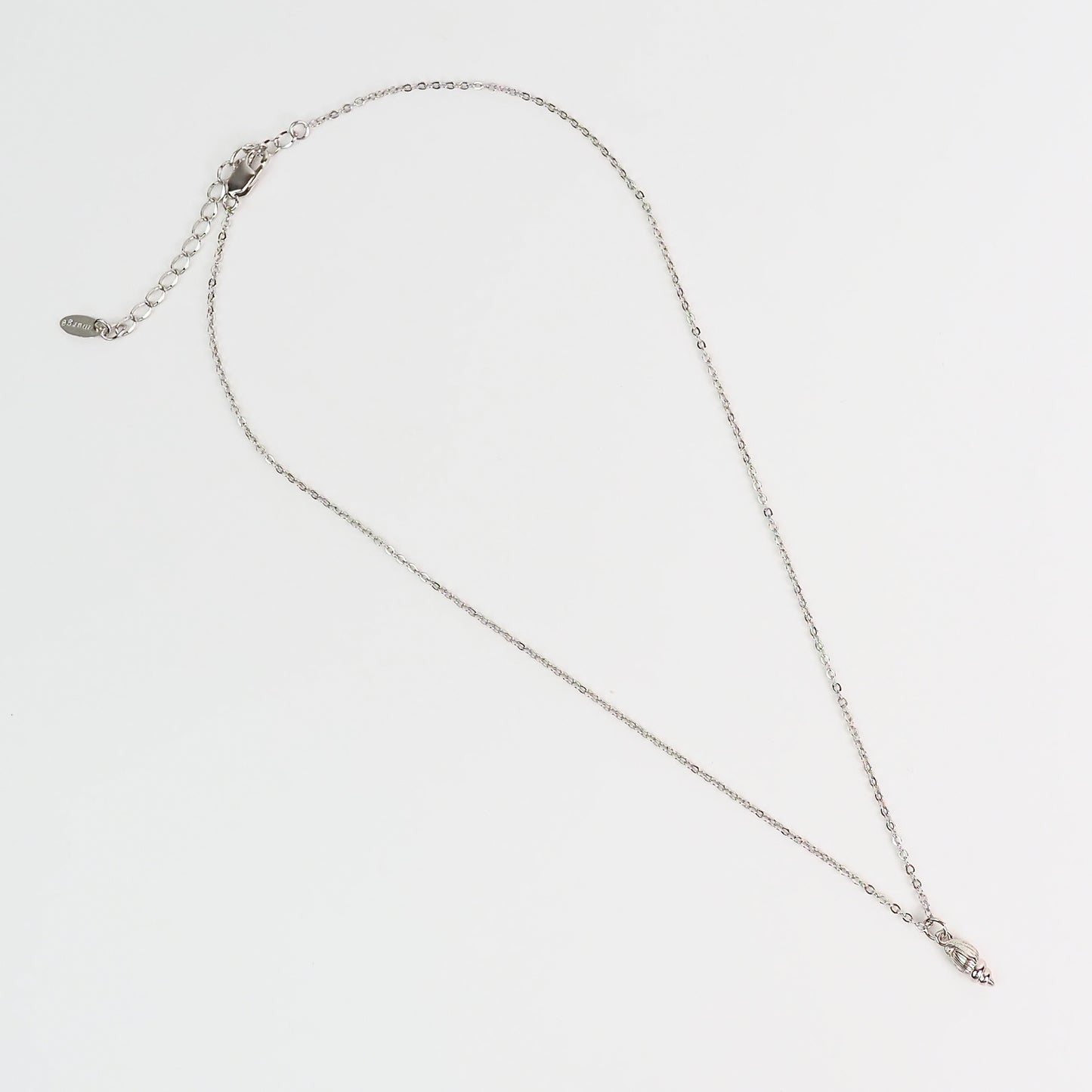 Colar concha prateado