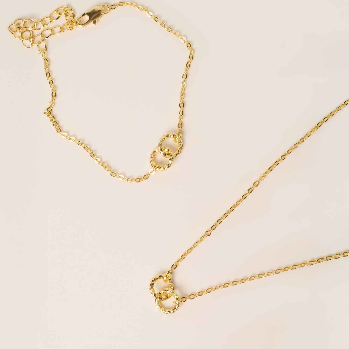Kit colar e pulseira aliança dourado