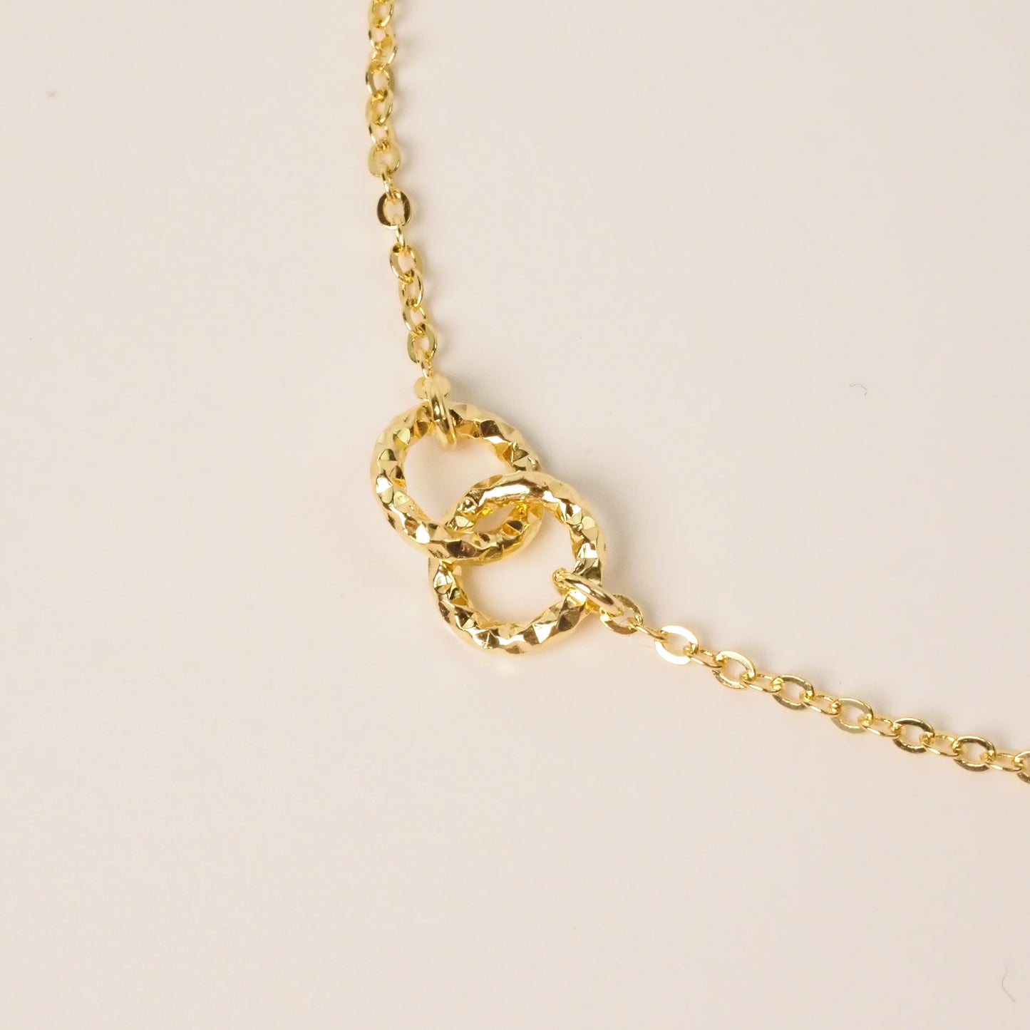 Pulseira aliança dourada
