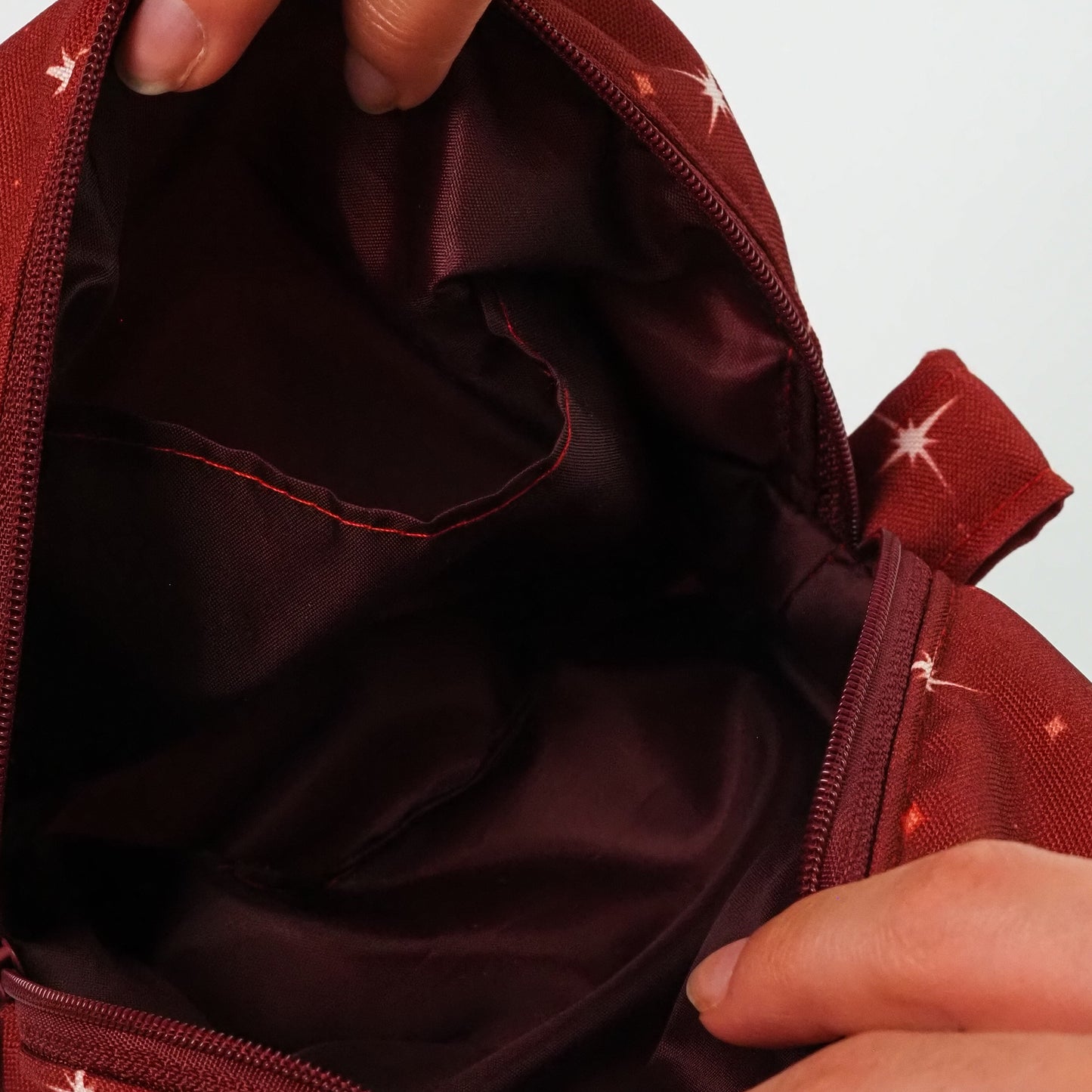 Necessaire estrelada vinho - margê atelier