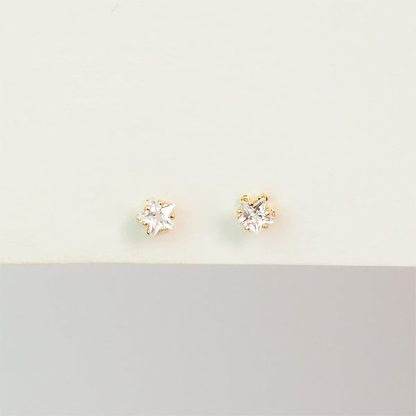 Brinco zirconia estrela dourada