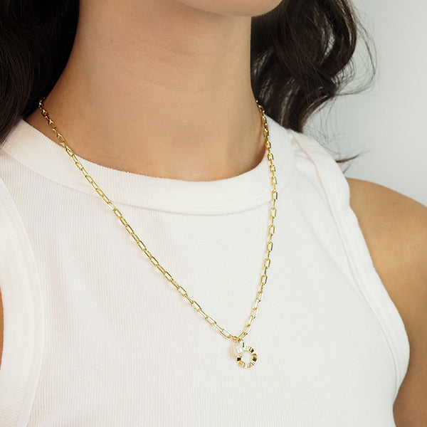 Colar círculo pérola dourado