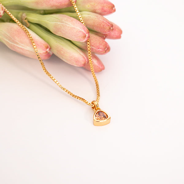 Colar triângulo zirconia rose - margê atelier