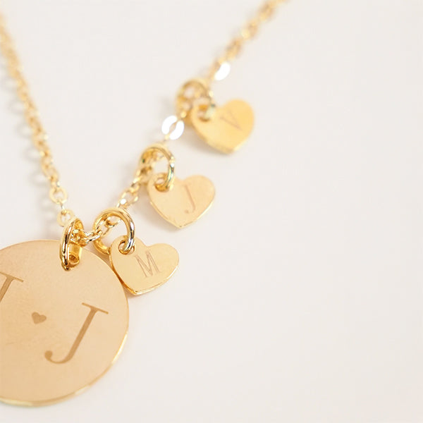 Colar medalha Inicial pingente coração dourada