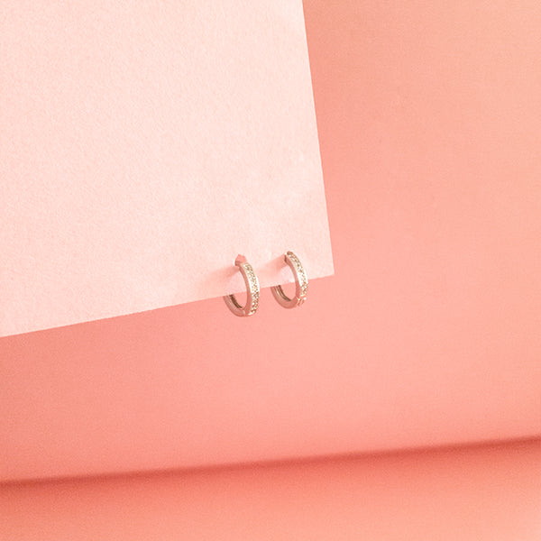 Argola zirconias prateada P - margê atelier