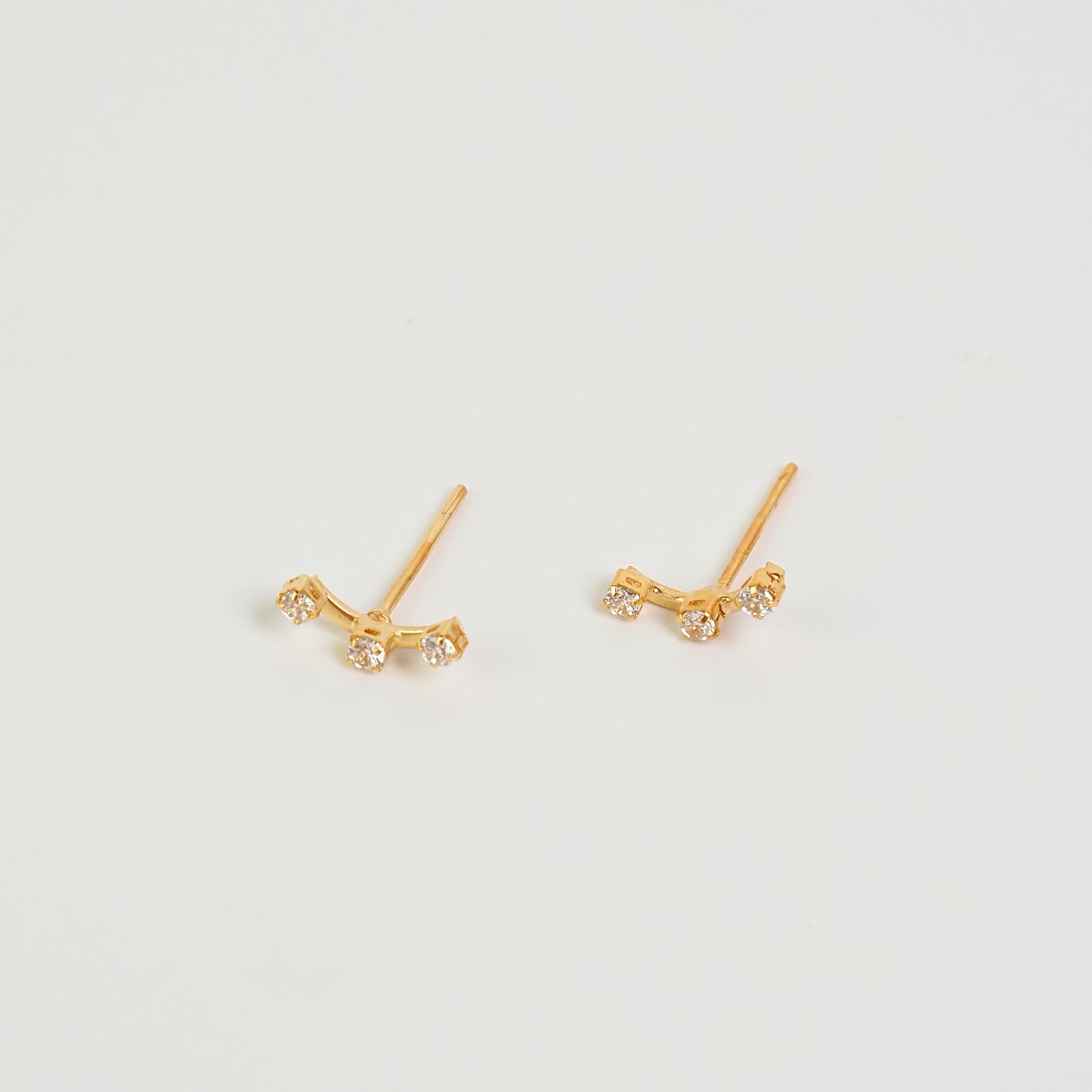 Earcuff zirconias petit dourado - margê atelier