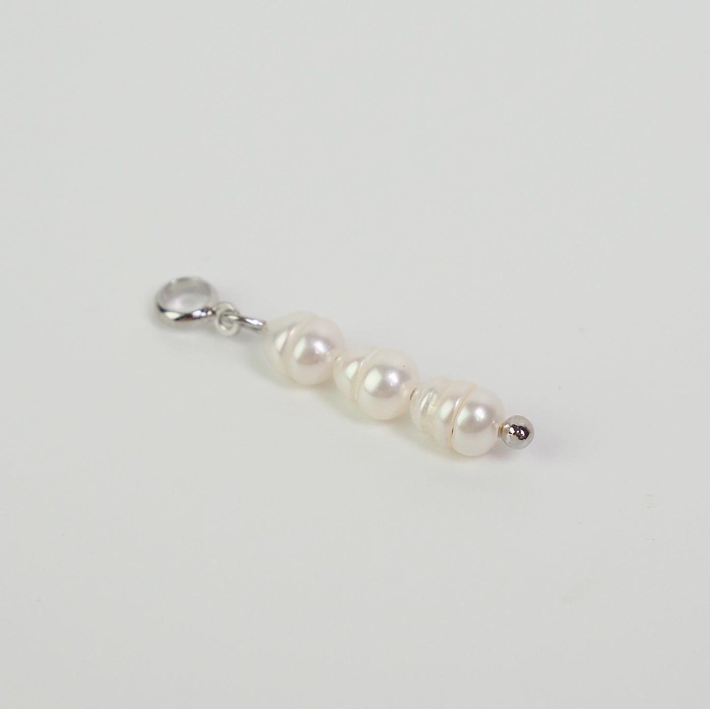 Charm 3 pérolas prateado - margê atelier