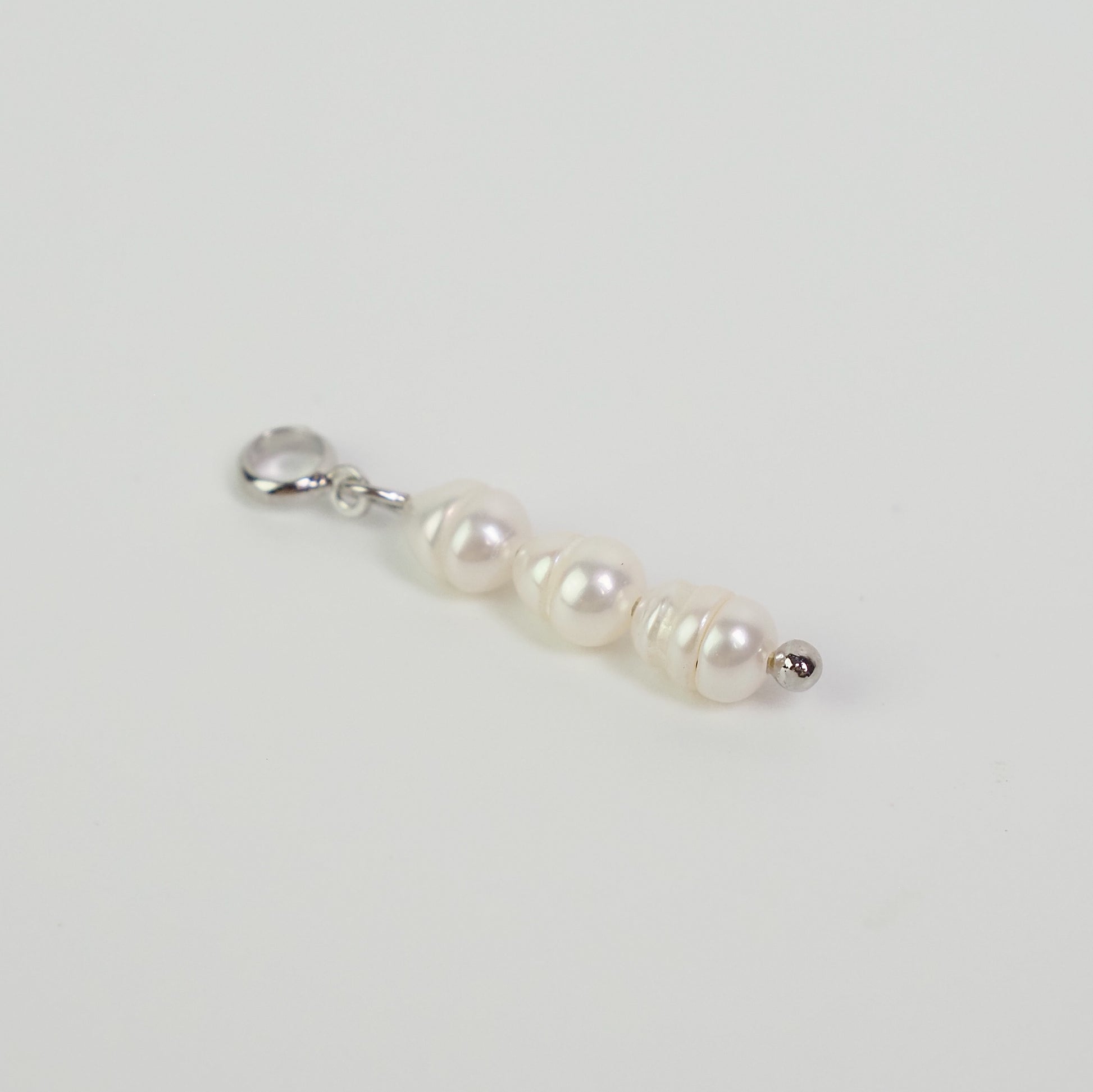Charm 3 pérolas prateado - margê atelier