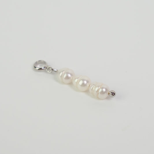 Charm 3 pérolas prateado - margê atelier