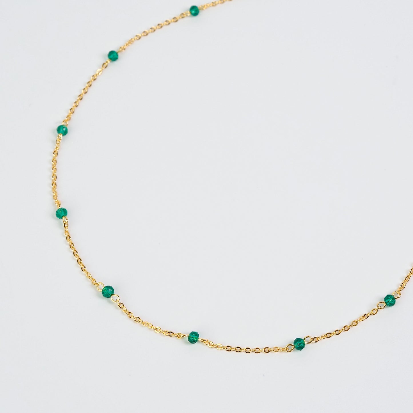 Colar pedrinhas verde dourado