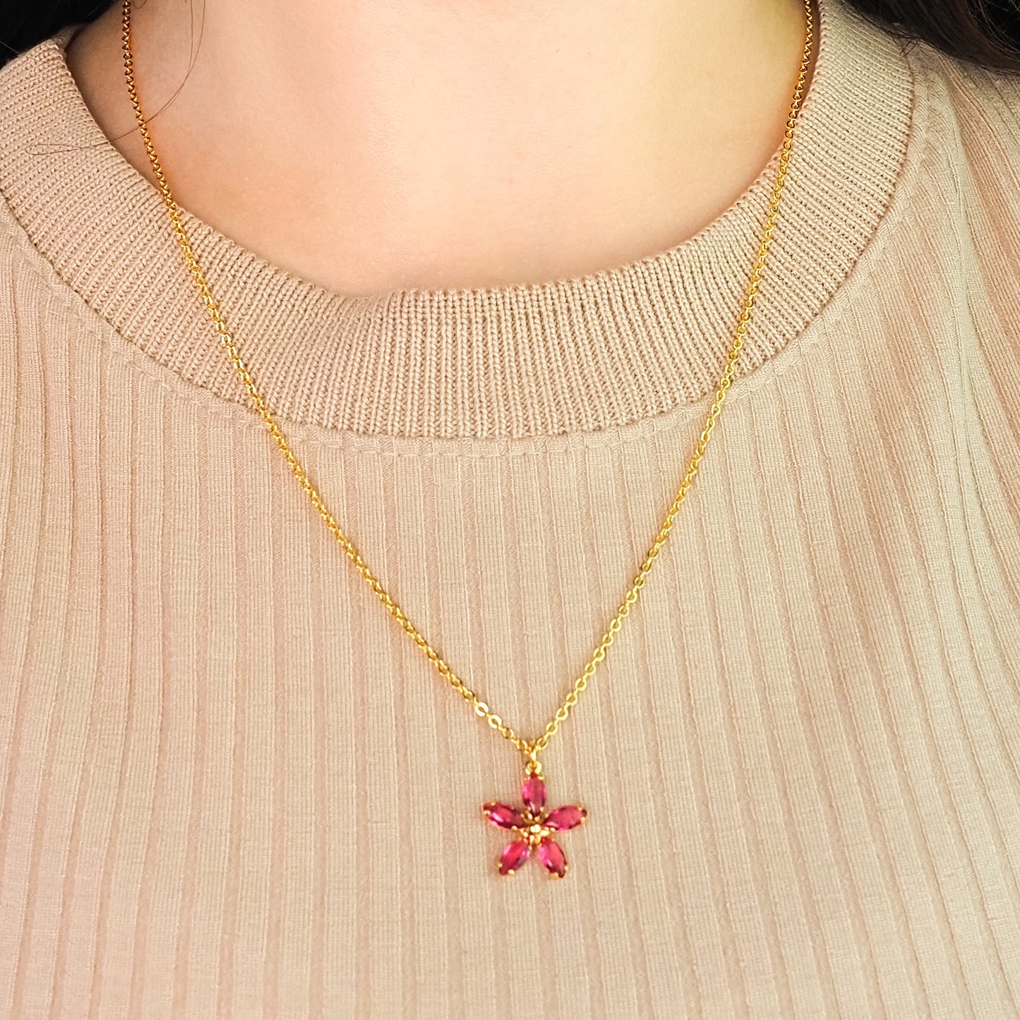 Colar pétala rosa dourado - margê atelier