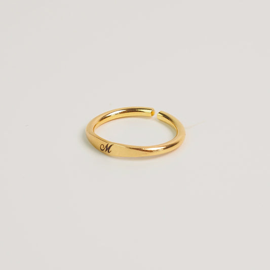 Anel Inicial Dourado - margê atelier