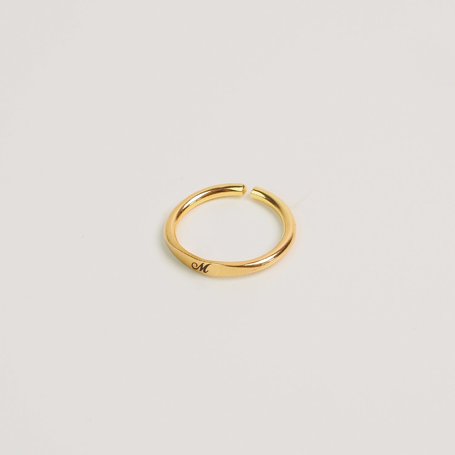 Anel Inicial Dourado - margê atelier