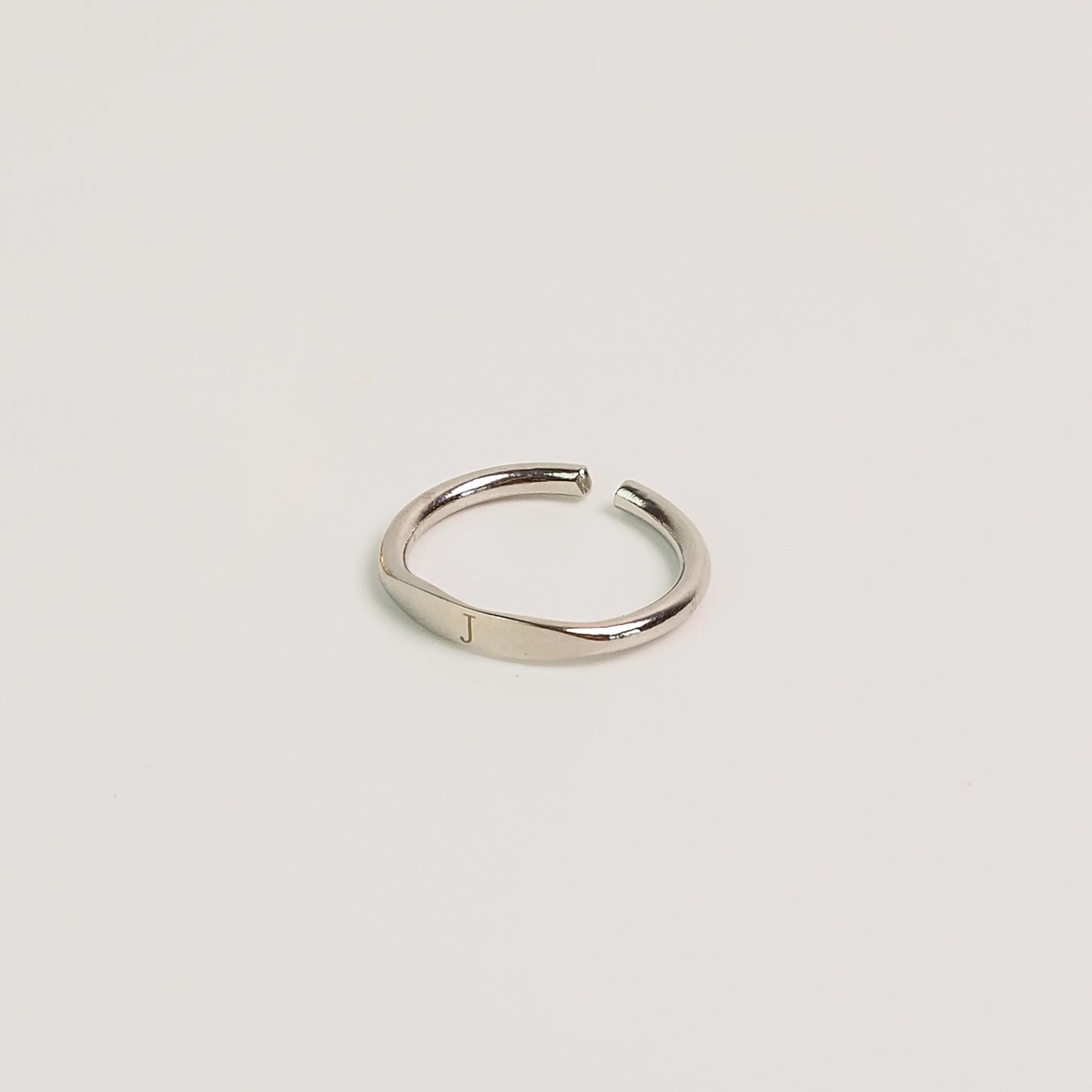 Anel Inicial Prateado - margê atelier