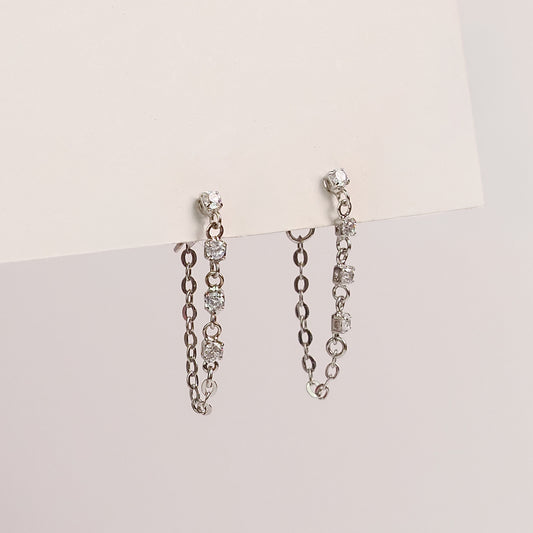 Brinco corrente 4 zirconias prateado - margê atelier