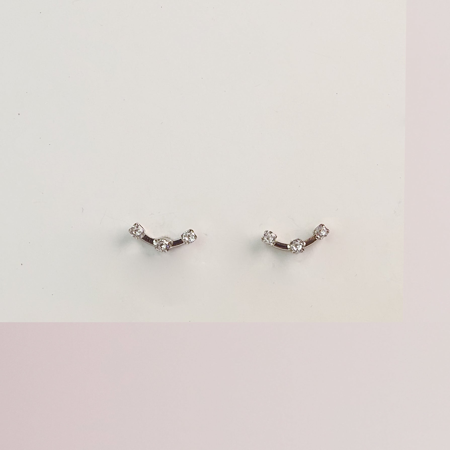 Earcuff zirconias petit prateado - margê atelier