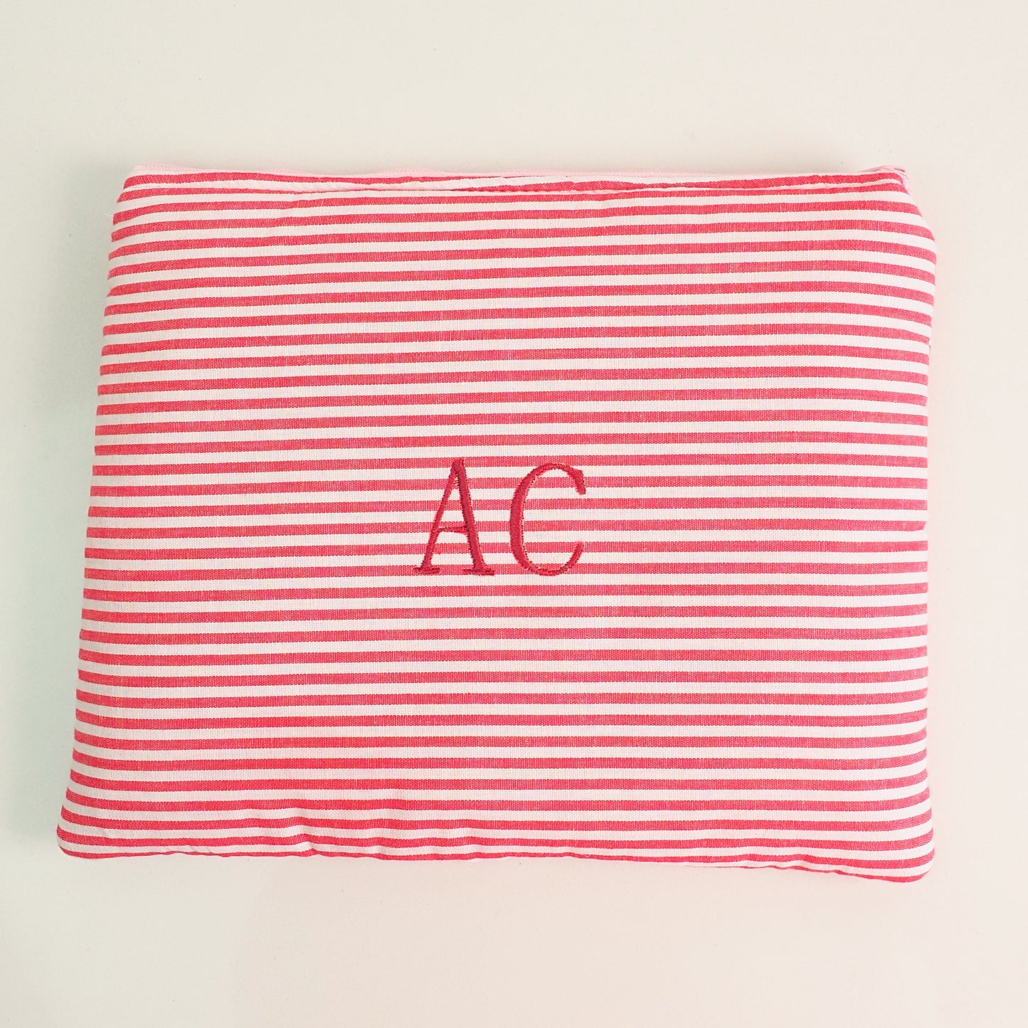 Necessaire Envelope Inicial Listras vermelha - margê atelier
