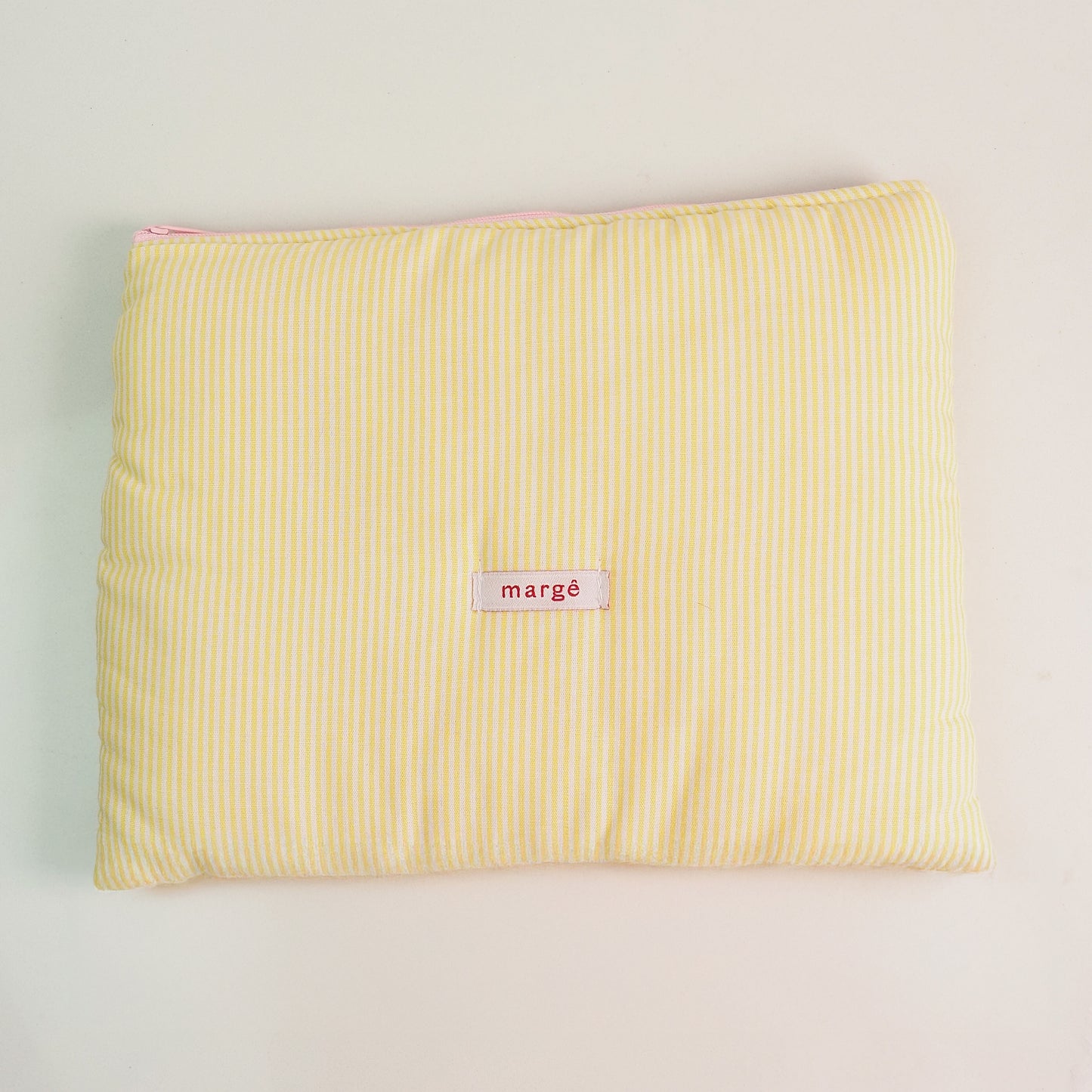 Necessaire Envelope Inicial Listras amarela - margê atelier