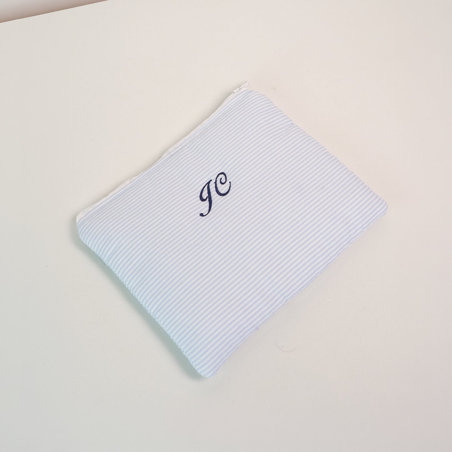 Necessaire Envelope Inicial Mini Listras azul - margê atelier