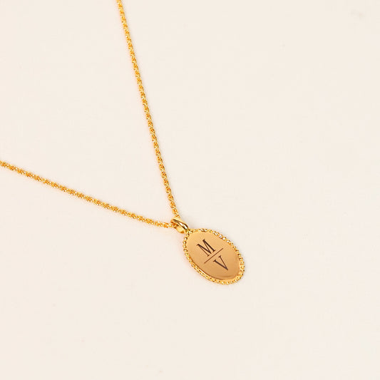 Colar oval inicial dourado - margê atelier