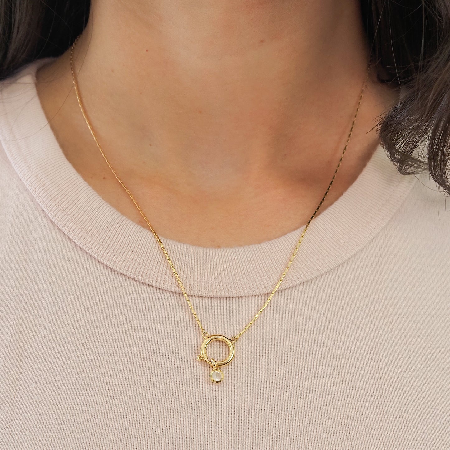 Charm zirconia branca dourado