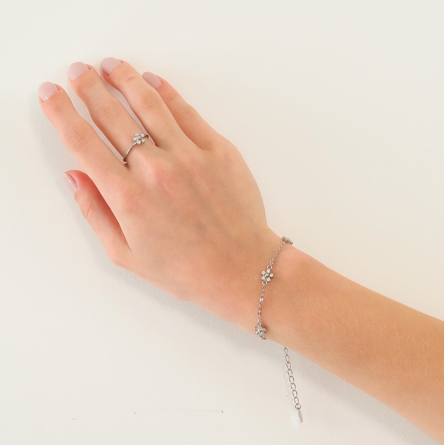 Pulseira flor zirconia prateada
