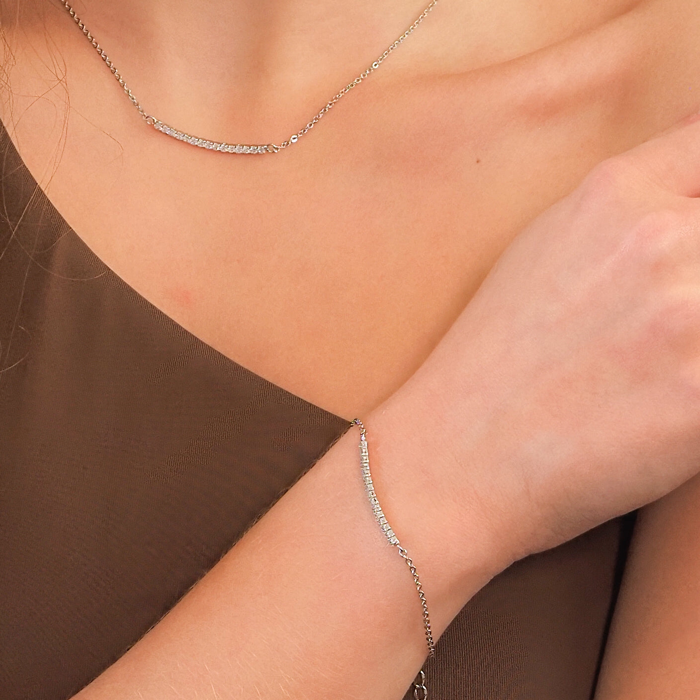 Pulseira arco zirconia prateada