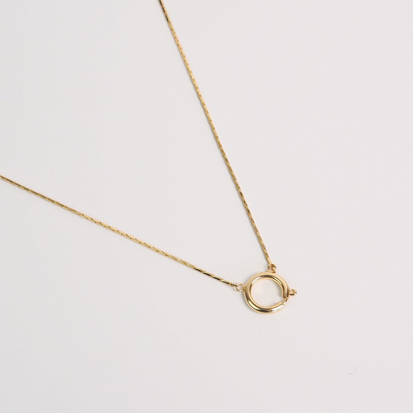 Colar charms dourado