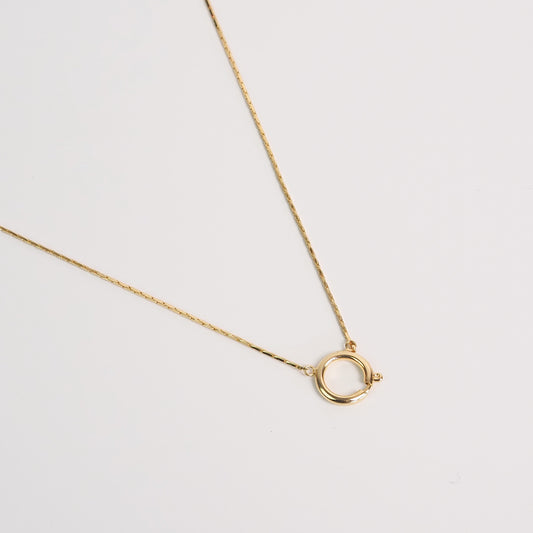 Colar charms dourado