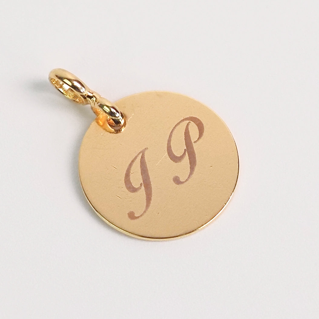 Charm incial  dourado