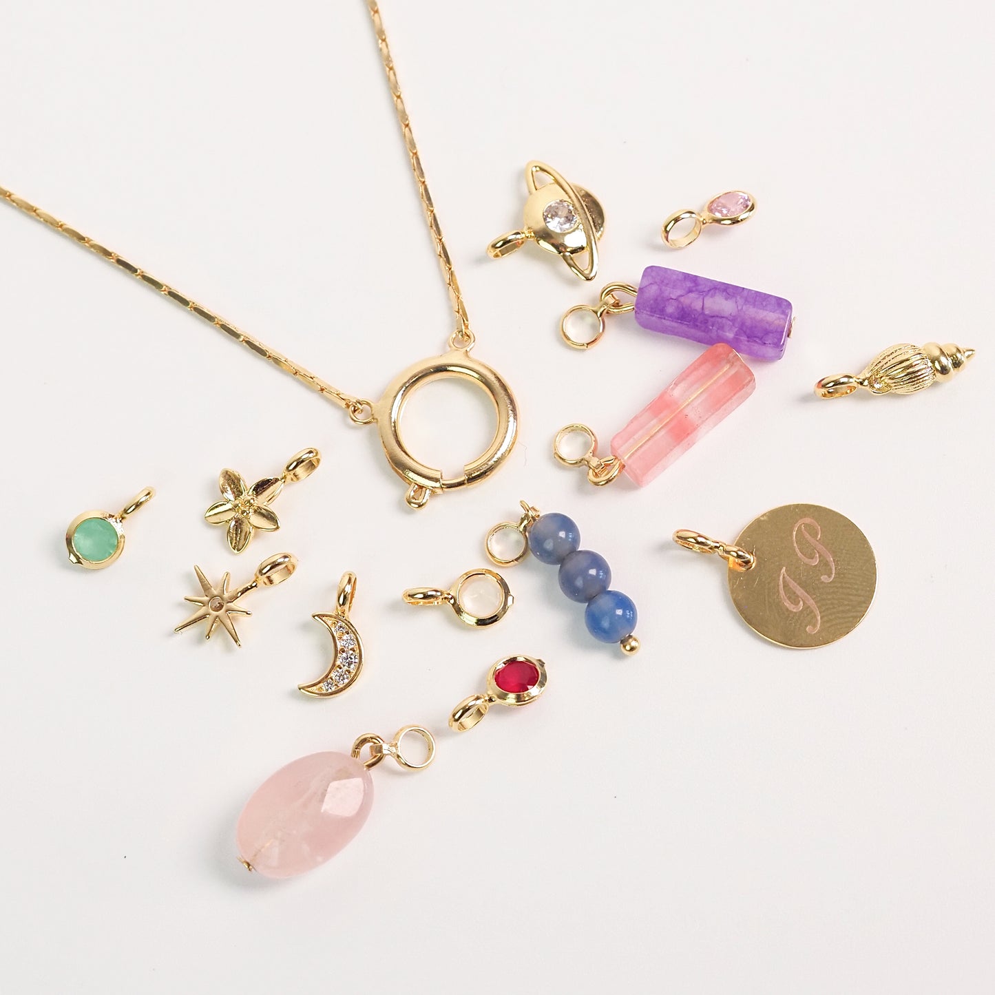 Charm zirconia branca dourado