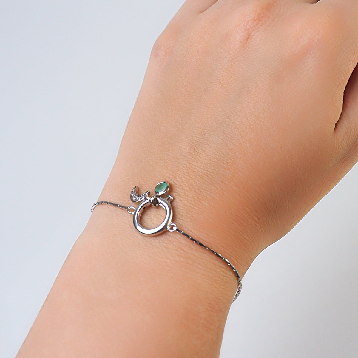 Pulseira charms prateada