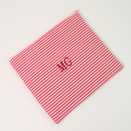 Necessaire Envelope Inicial Listras vermelha