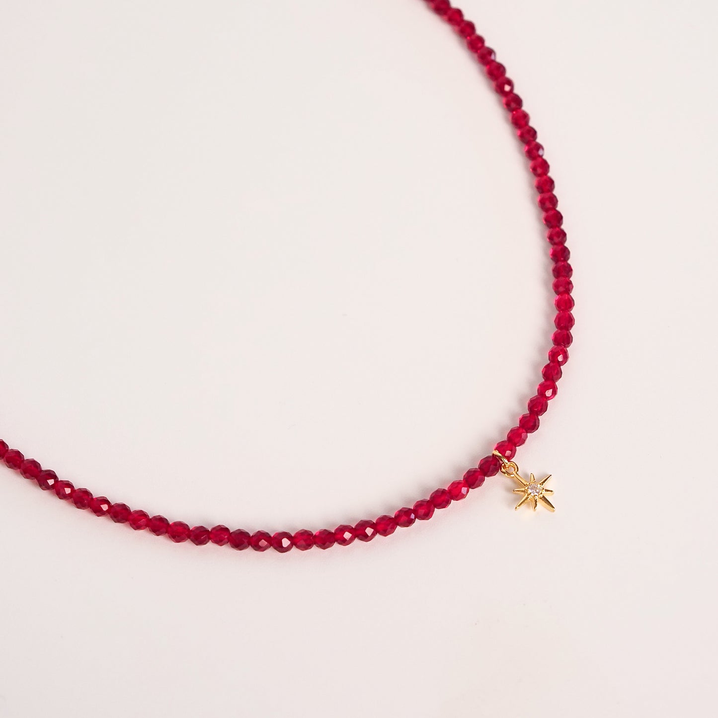 Colar estrela vermelho