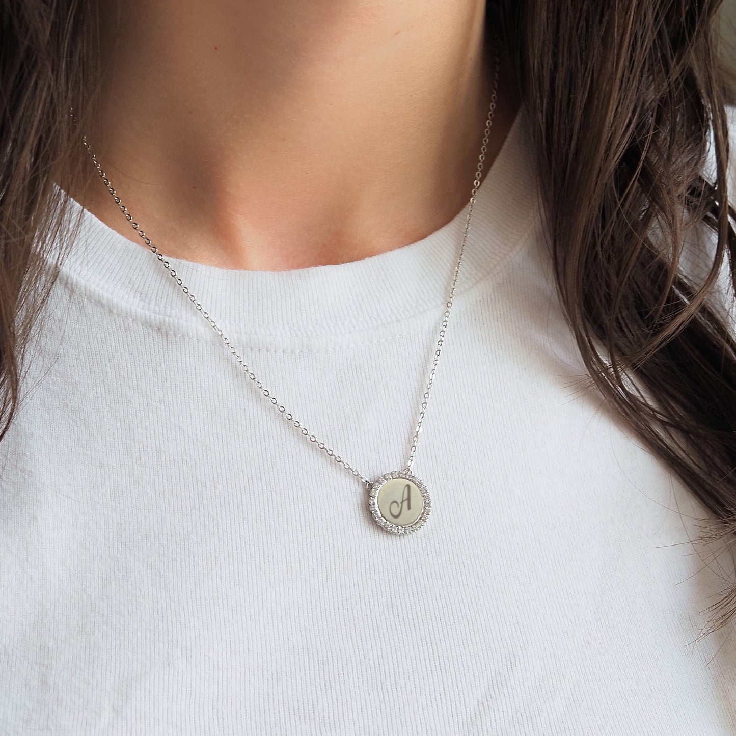 Colar Medalha Inicial zirconia prateada