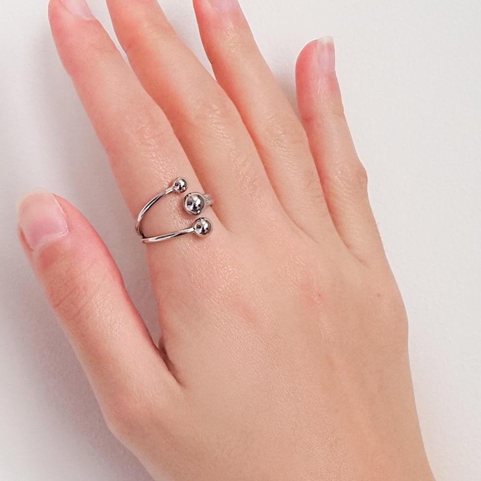 Anel três bolinhas ajustável prateado