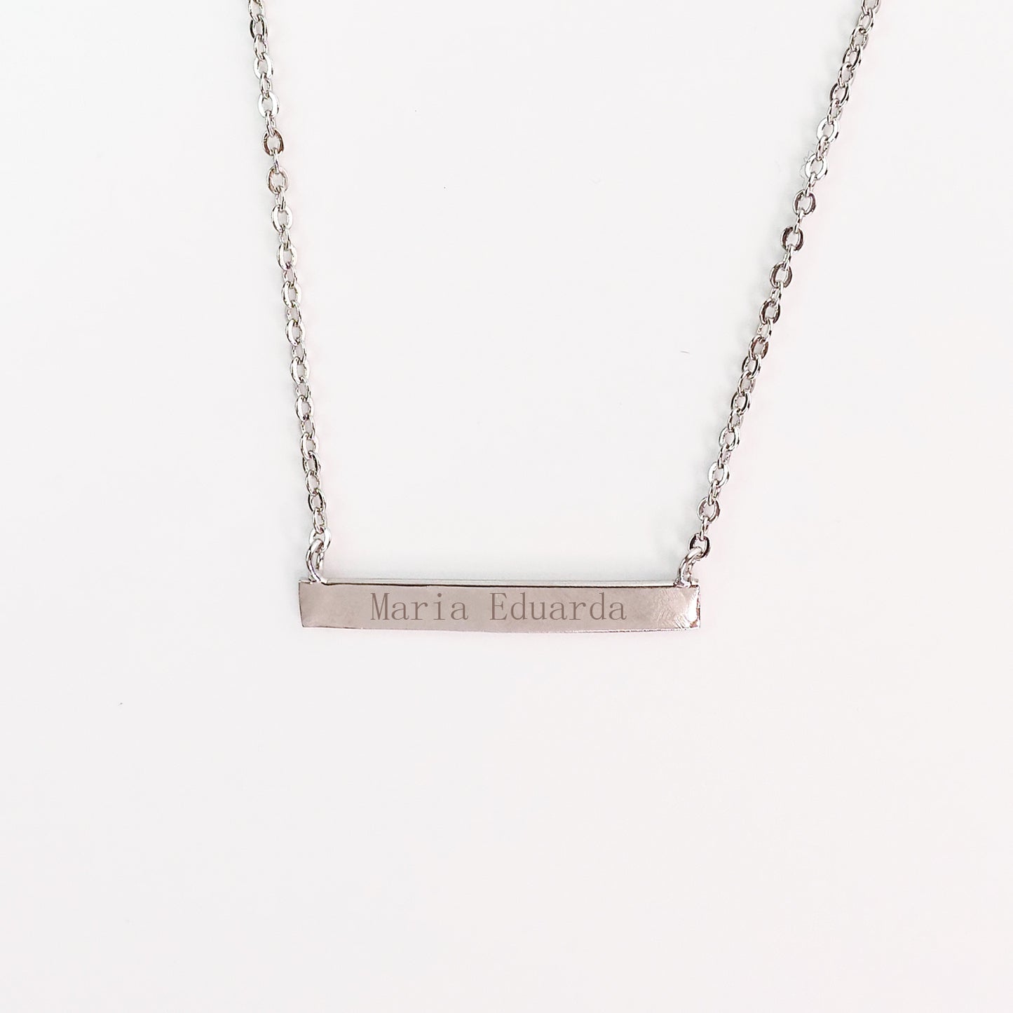 Colar inicial plaquinha prateado