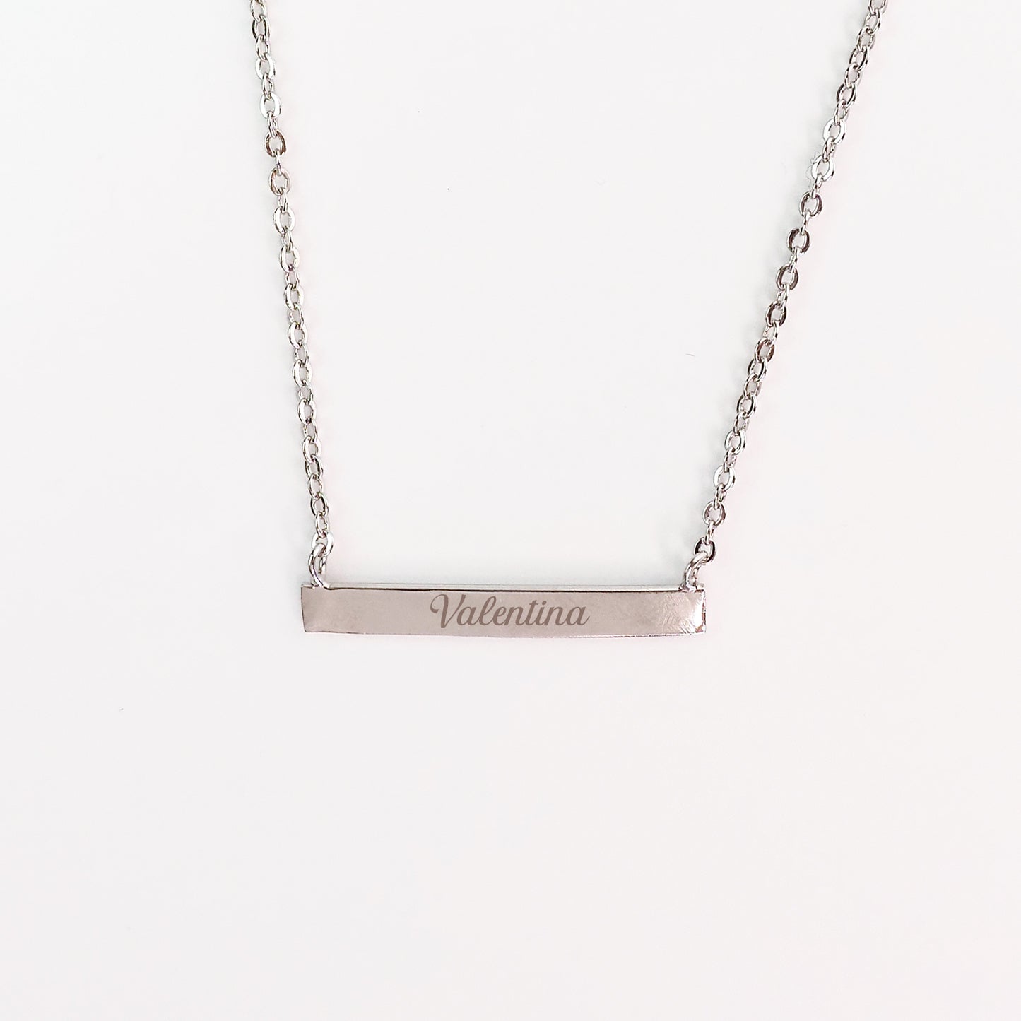 Colar inicial plaquinha prateado