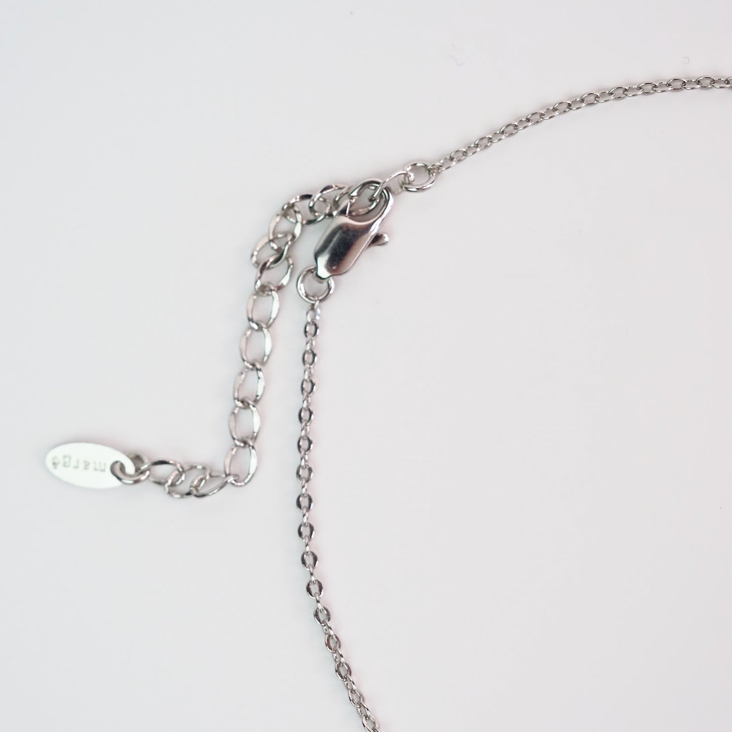 Colar inicial plaquinha prateado