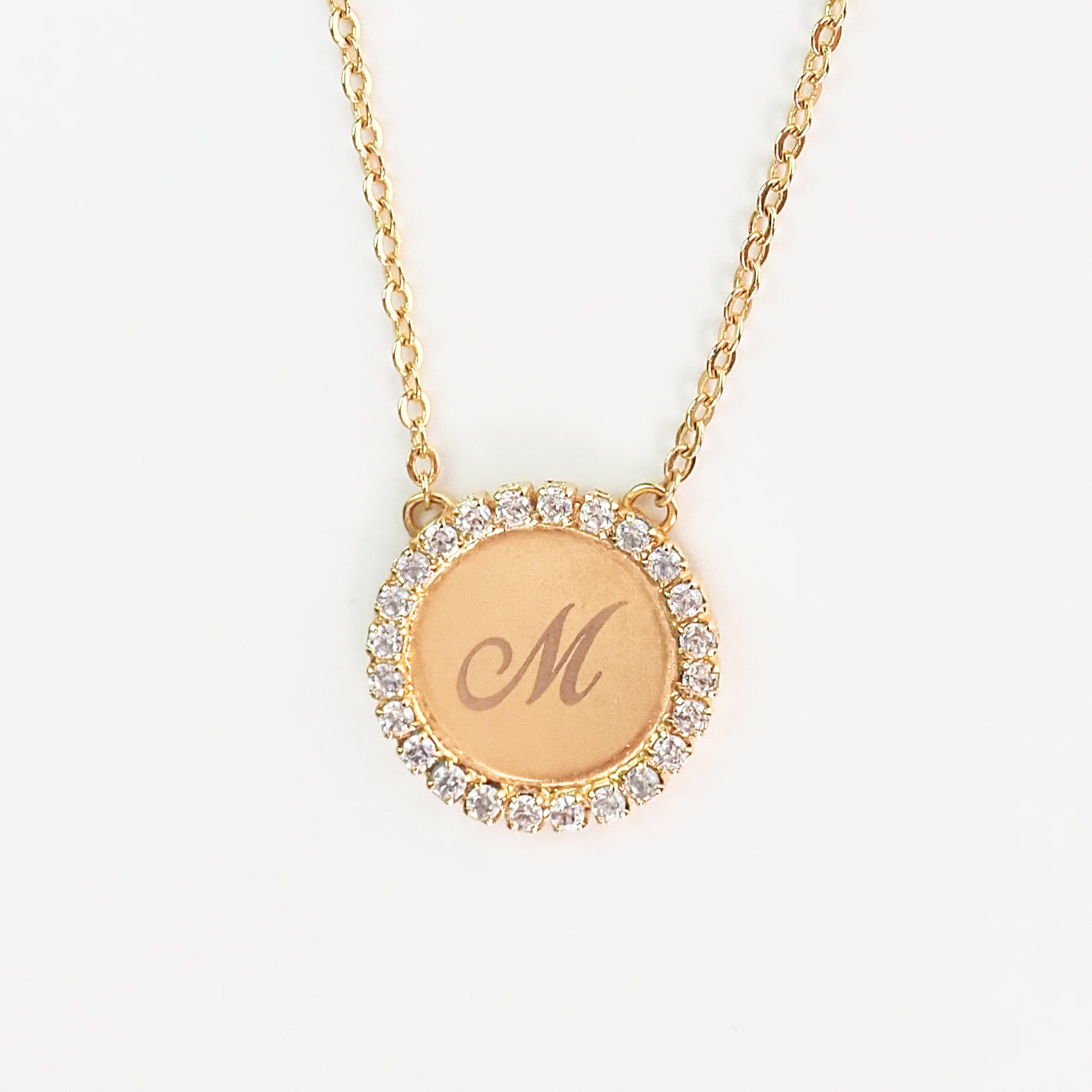 Colar Medalha Inicial zirconia dourada