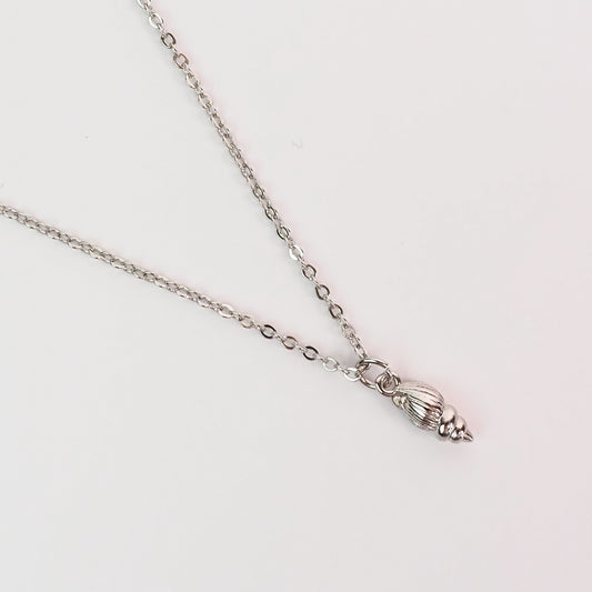 Colar concha prateado