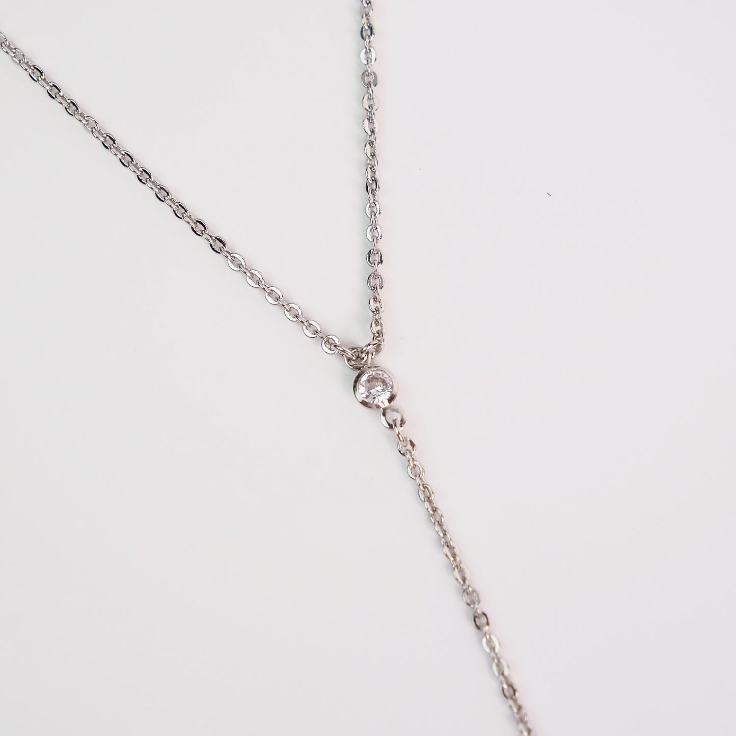 Colar Gravata zirconia prateado