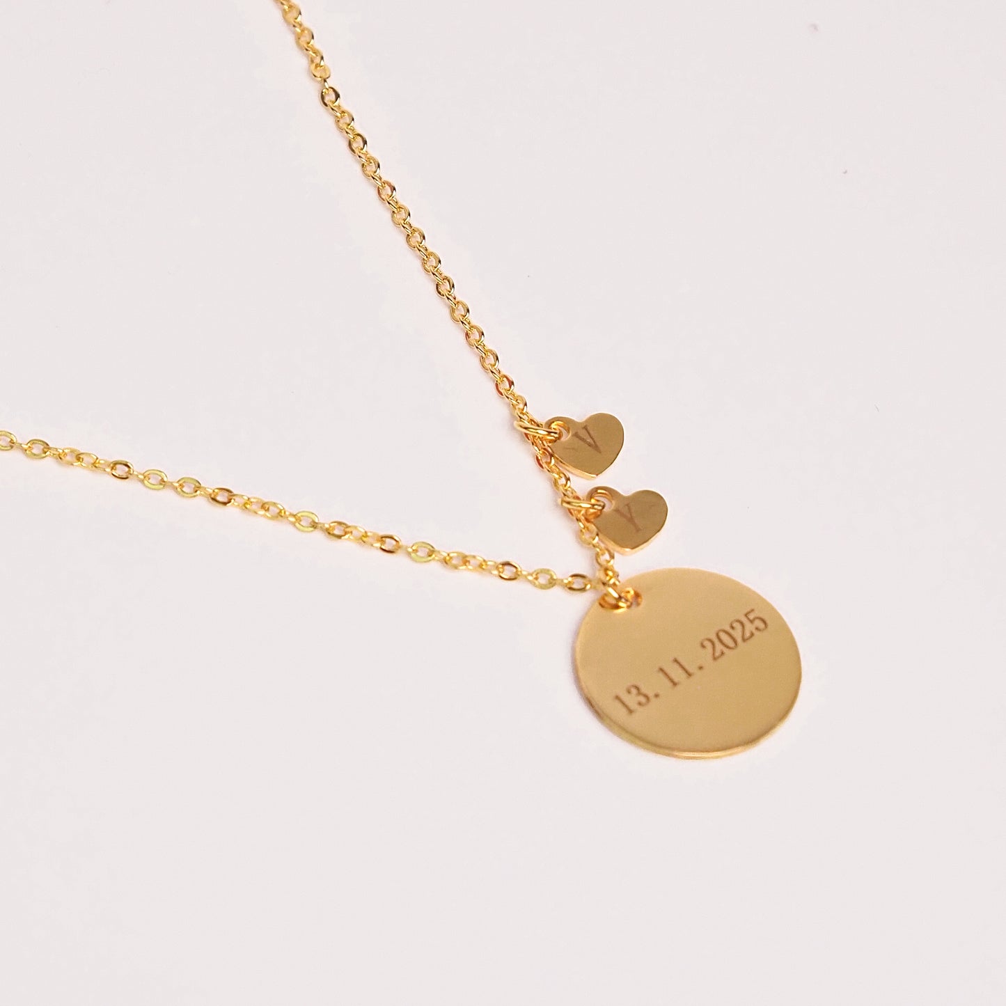 Colar medalha Inicial pingente coração dourada - margê atelier