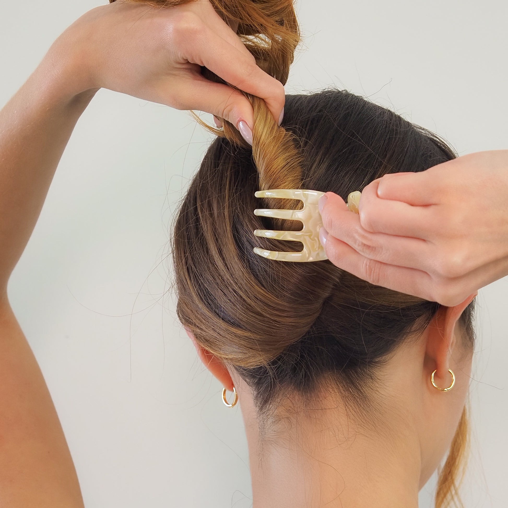 Piranha garra bege texturizada - margê atelier