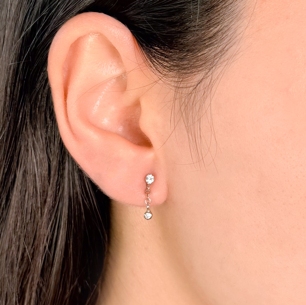 Brinco fio zirconia petit prateado - margê atelier