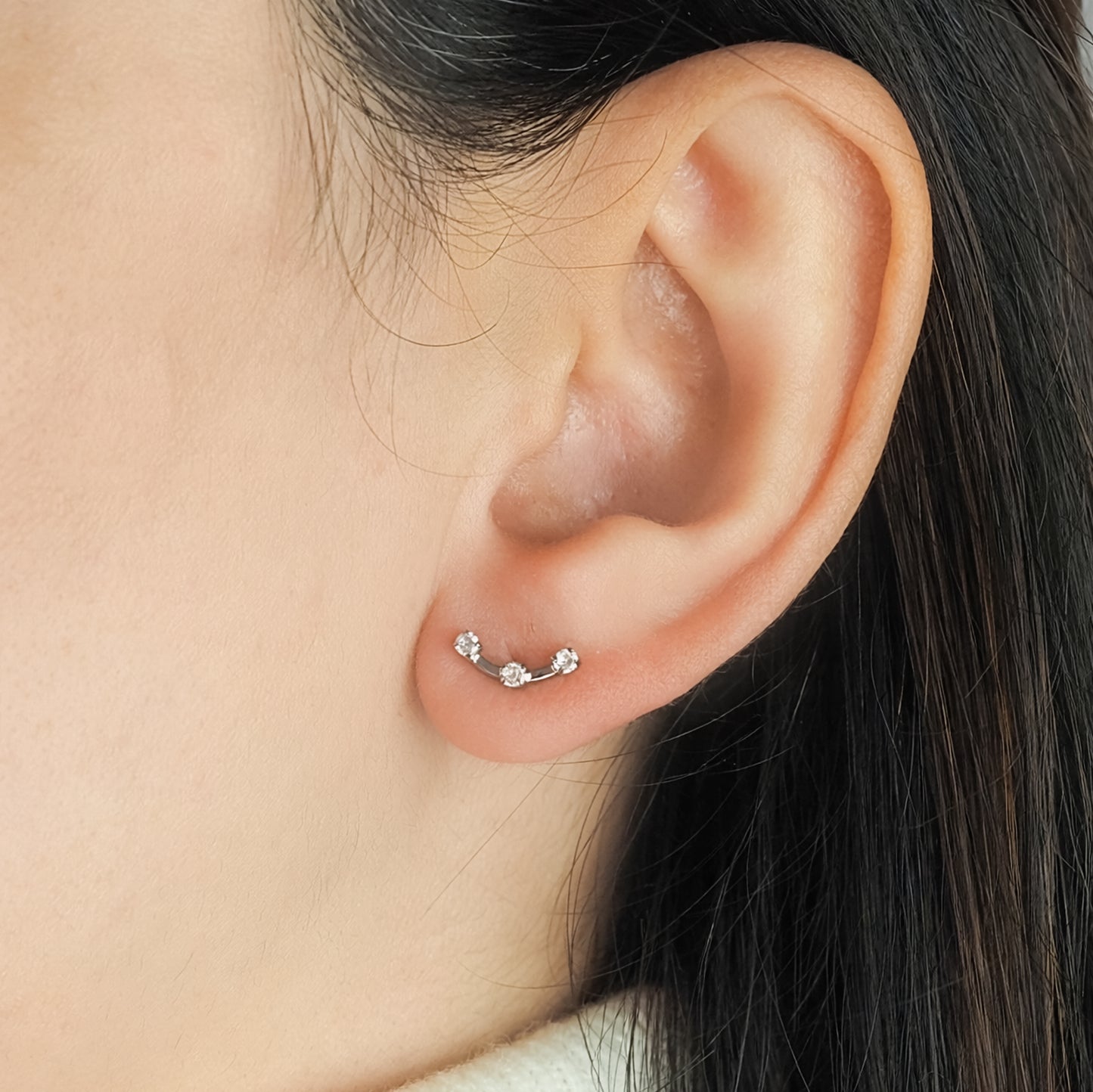 Earcuff zirconias petit prateado - margê atelier