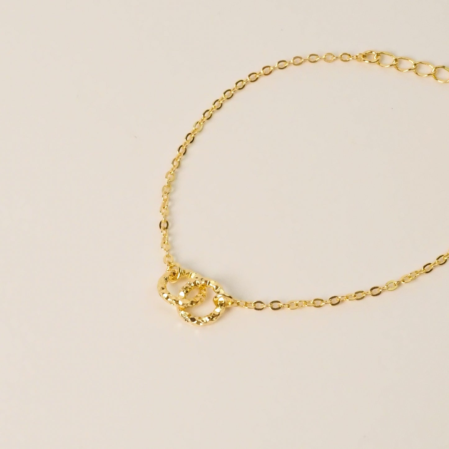 Pulseira aliança dourada